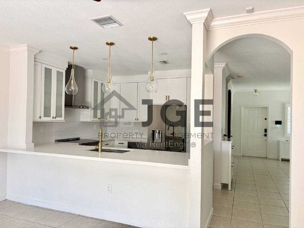 21436 Sw 86th Pl - Photo 4 of 10