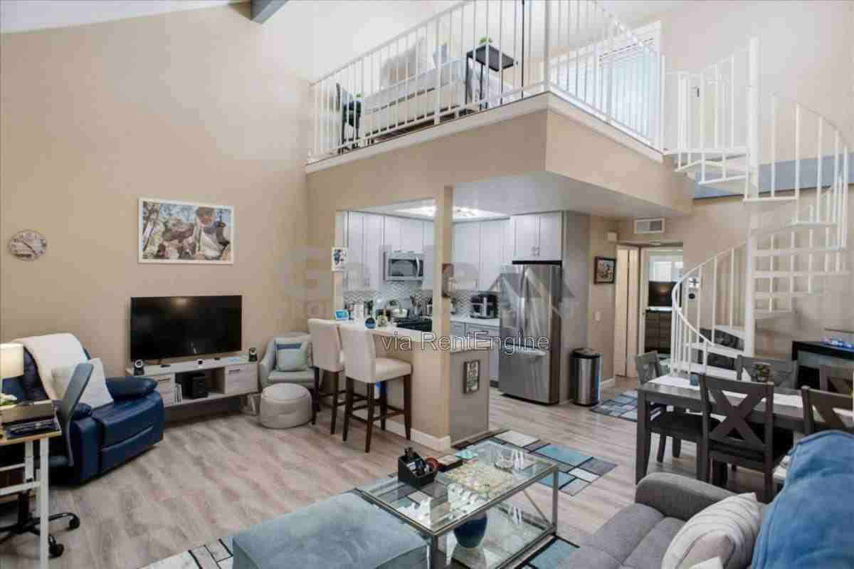18006 River Cir #8 - Photo 6 of 10