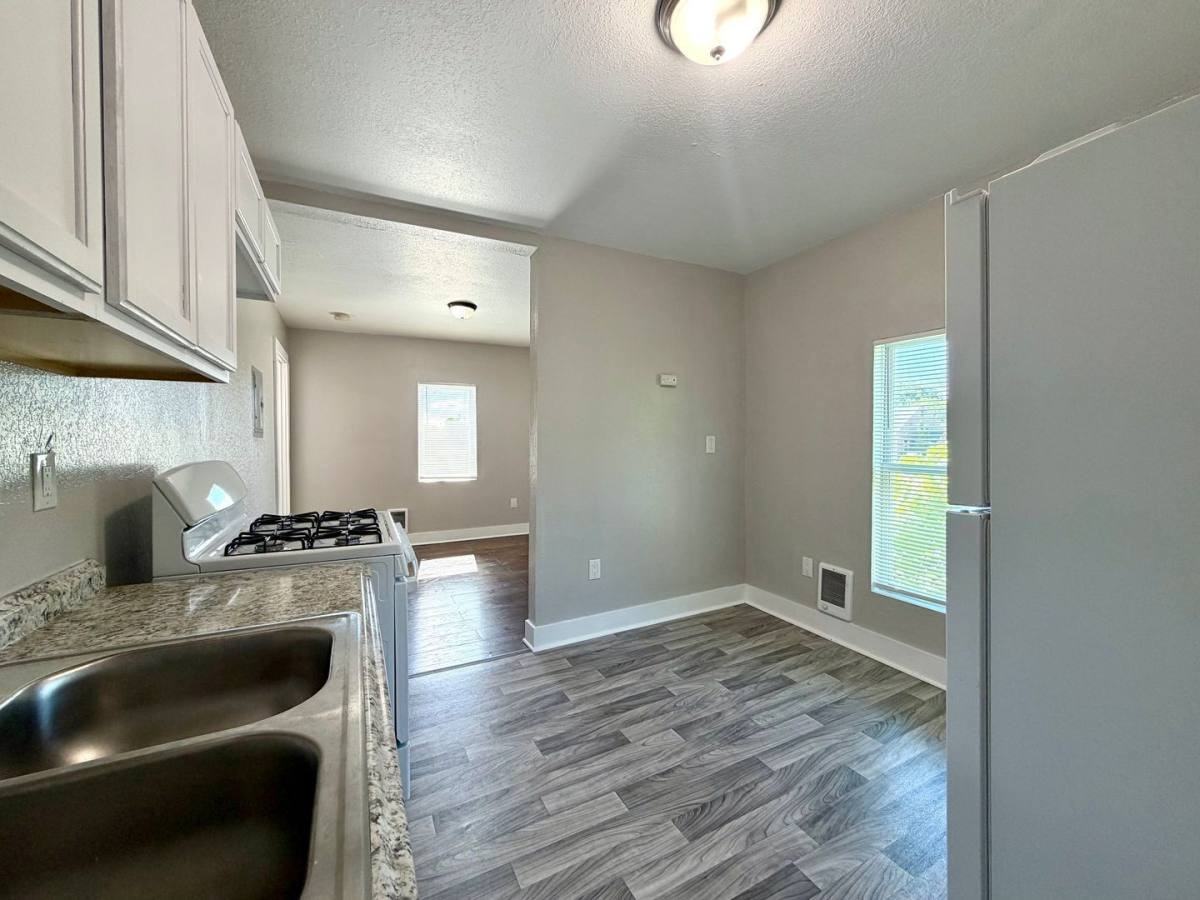 2825 Sanford St #5 - Photo 4 of 10