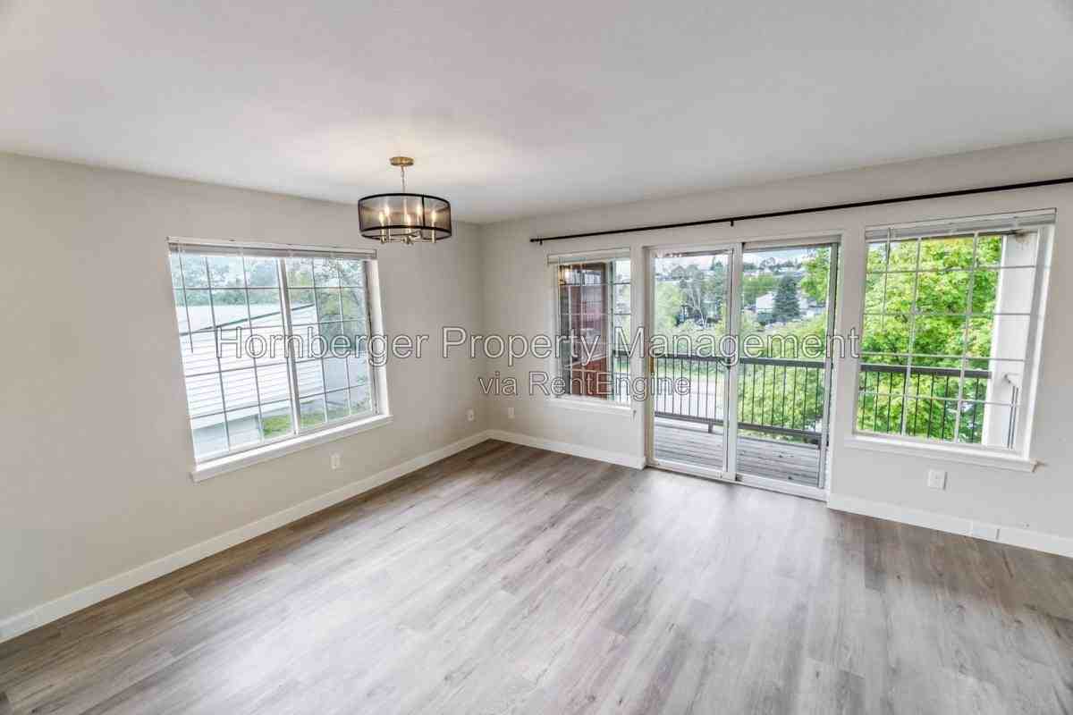 2316 E S Riverton Ave #4 - Photo 5 of 10