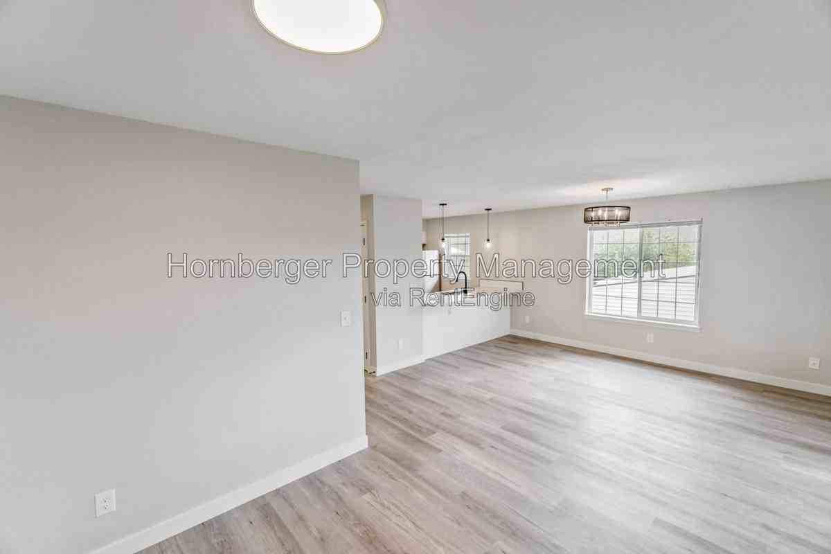 2316 E S Riverton Ave #4 - Photo 6 of 10