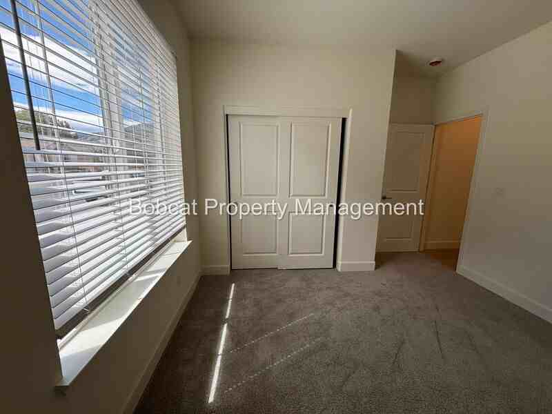 1484 W Sunset Way - Photo 4 of 50