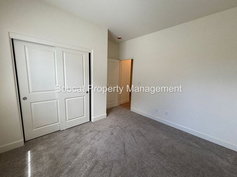 1484 W Sunset Way - Photo 5 of 50