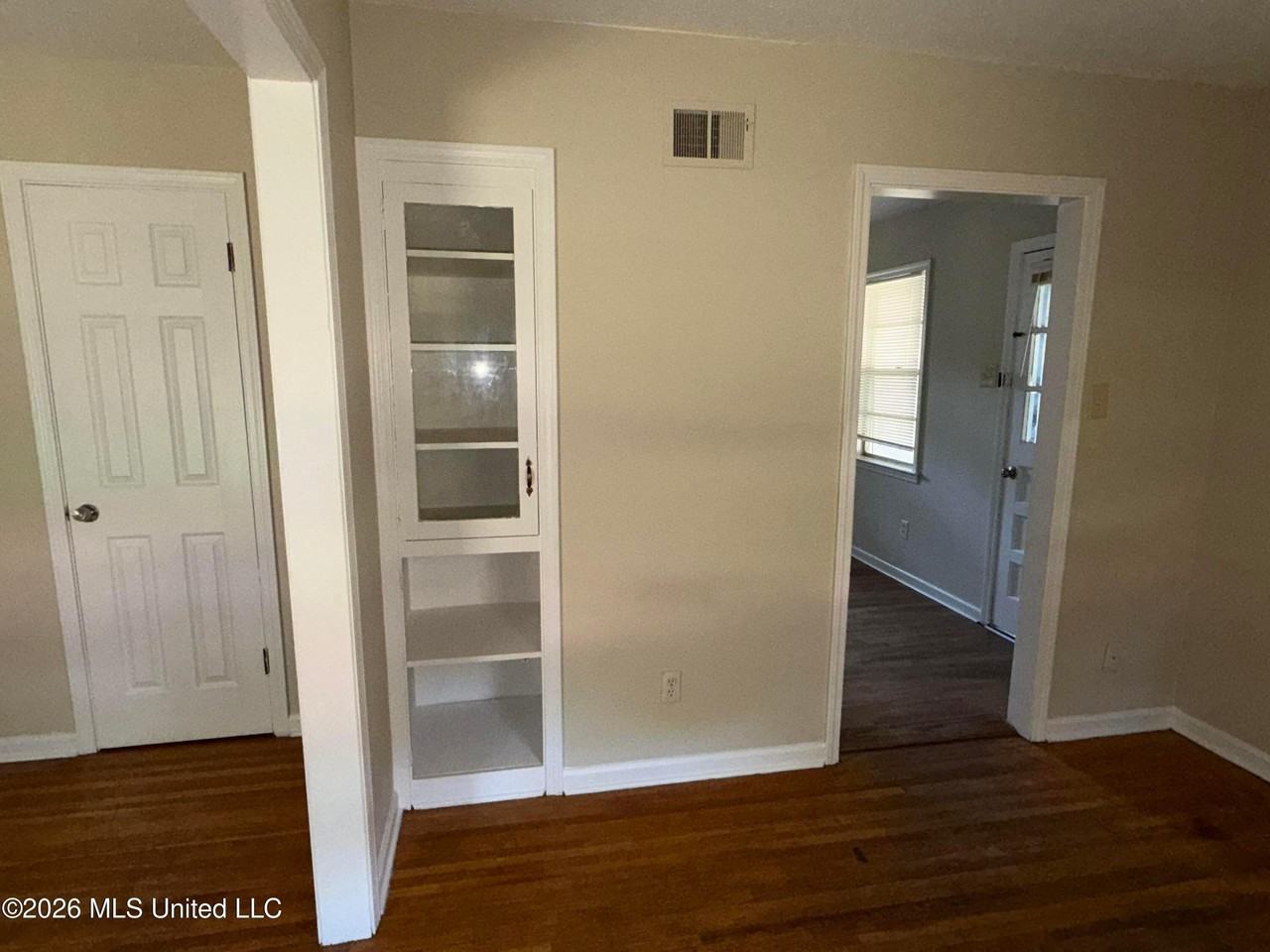 1455 Moss Point Dr - Photo 3 of 12