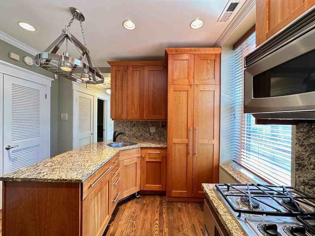 3614 N Bosworth Ave #1F - Photo 5 of 20