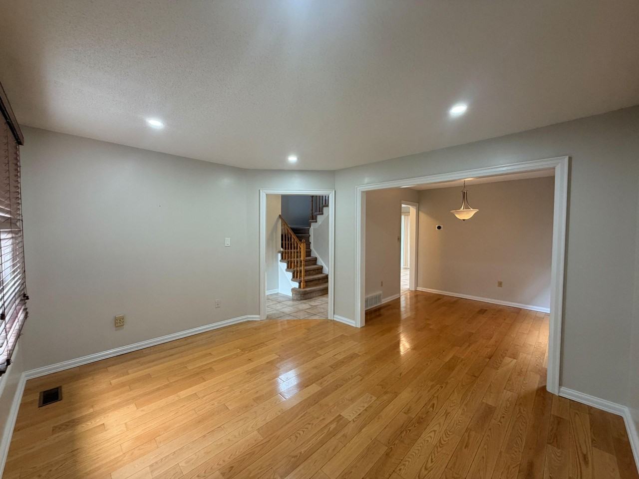 65 Hewitt Cres #MAIN - Photo 4 of 18
