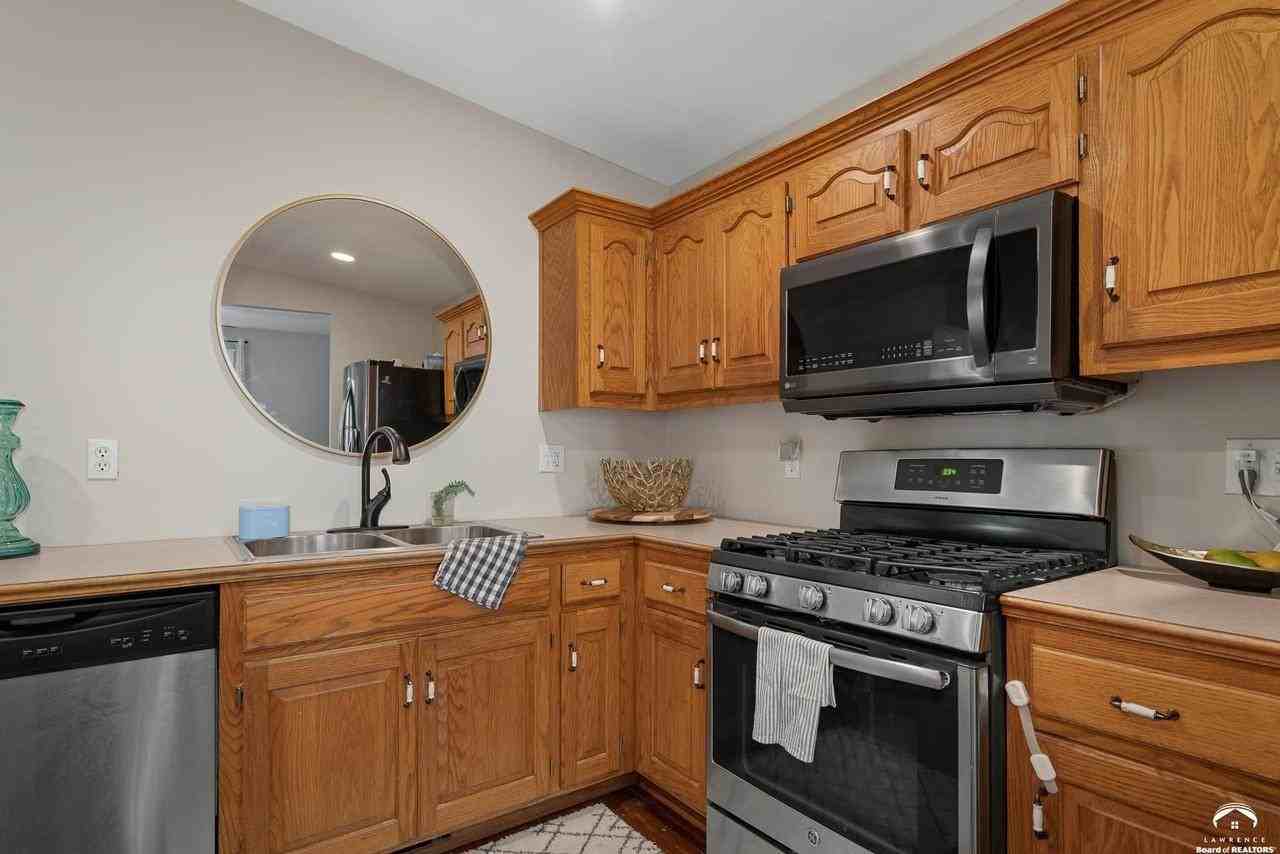 1301 Pennsylvania St - Photo 4 of 13