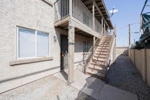 featured image of 300 E Broadway Rd #101