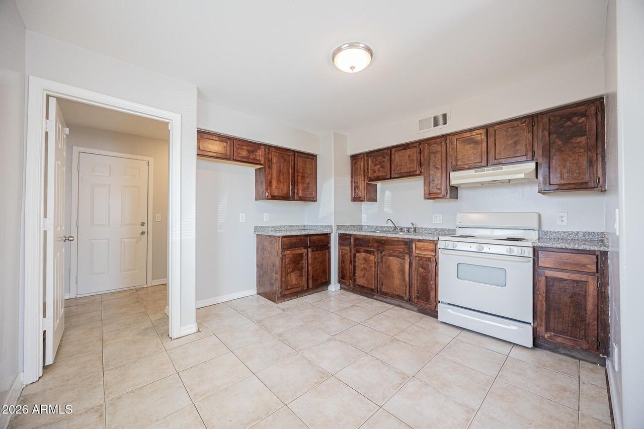 300 E Broadway Rd #101 - Photo 7 of 19