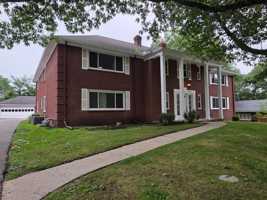 featured image of 2149 Evergreen Rd