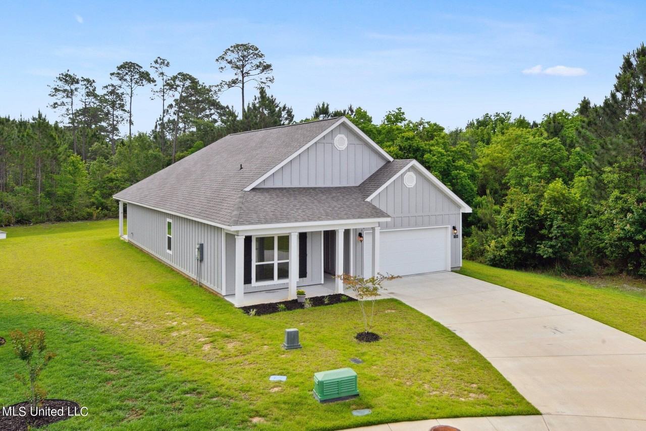 7733 Coral Ln - Photo 2 of 25