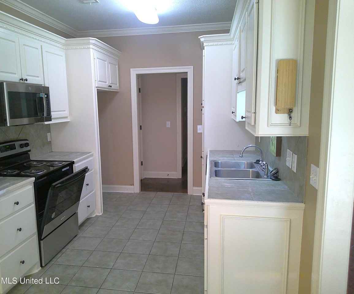 141 Creekside Dr - Photo 4 of 16