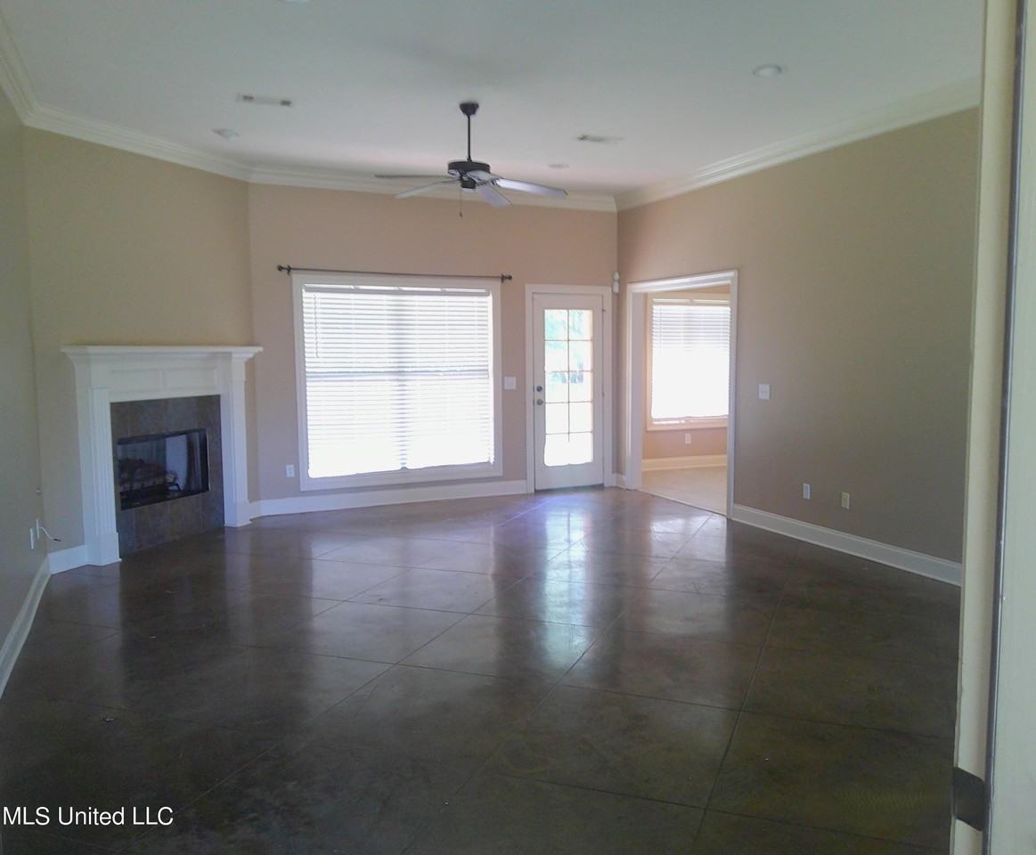 141 Creekside Dr - Photo 5 of 16