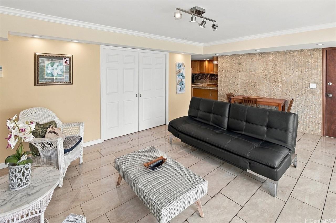 1804 Ala Moana Blvd #6B - Photo 5 of 19