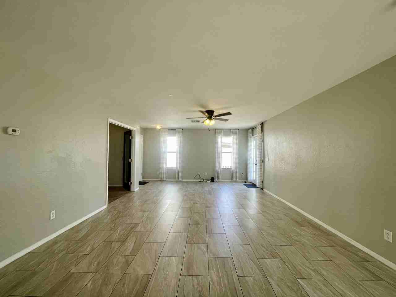 23701 W Grove St - Photo 6 of 26