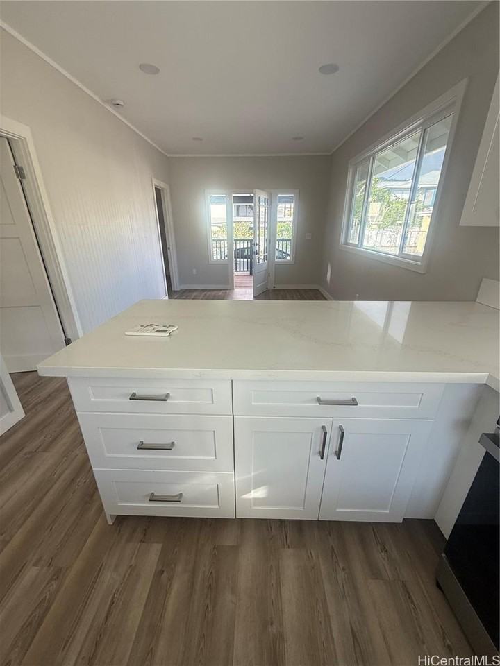 35 S Kuakini St #D - Photo 6 of 15