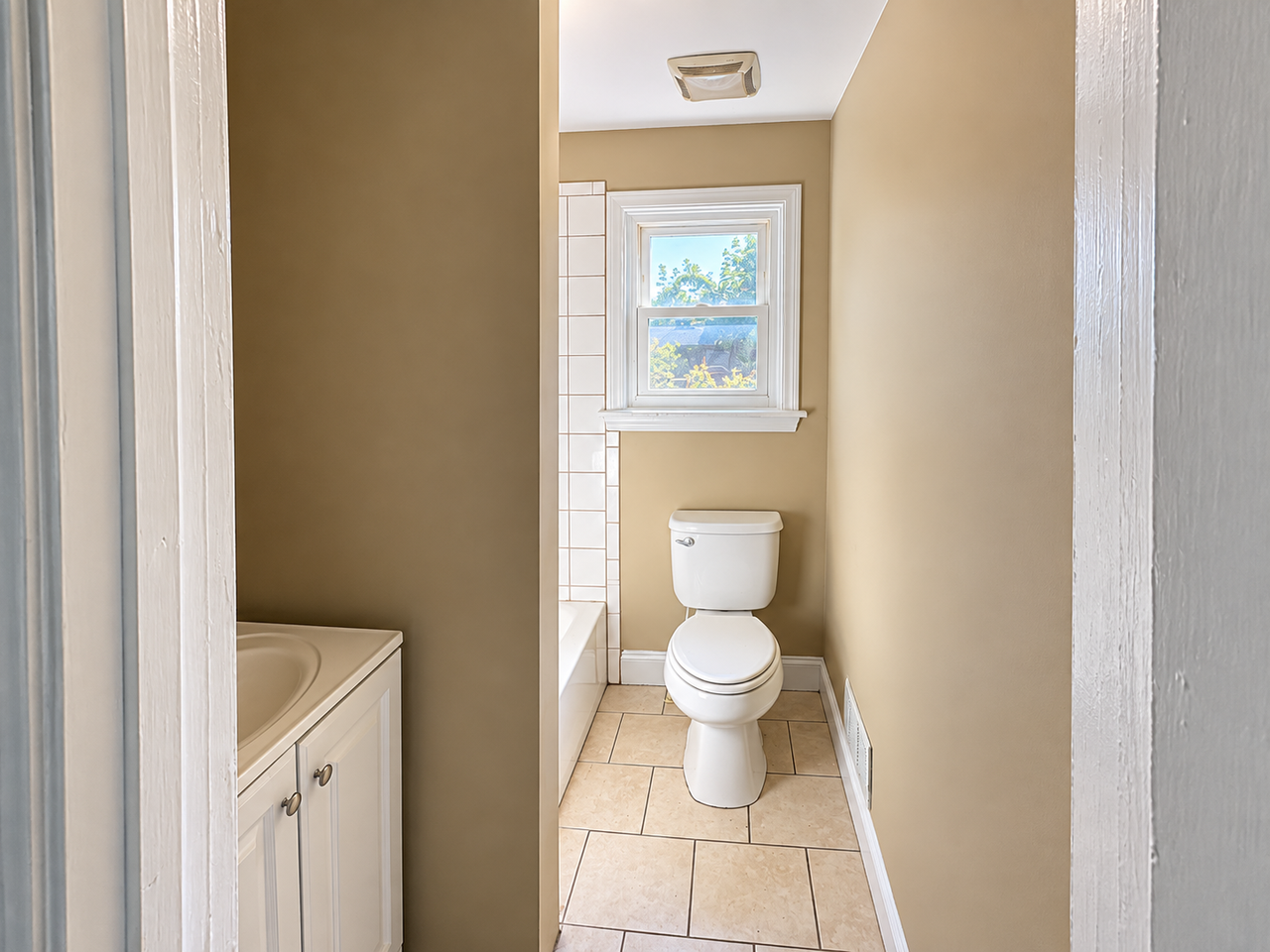 11 Remington Ave - Photo 5 of 16