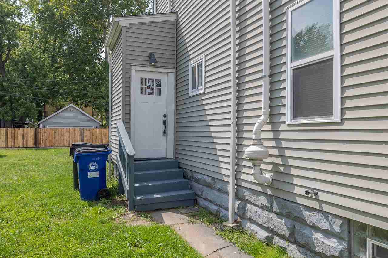 1905 Brainard Ave - Photo 3 of 4