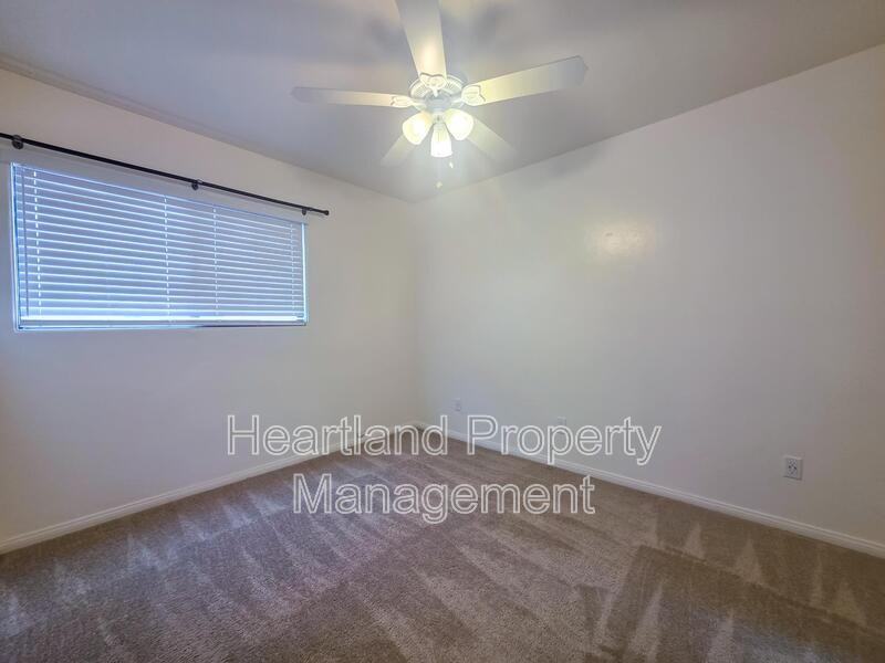 868 Agate St - Photo 4 of 6