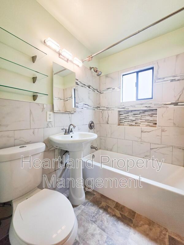 868 Agate St - Photo 5 of 6