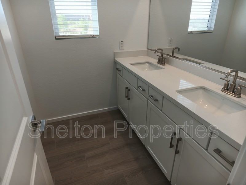 2433 W Maximo Way - Photo 7 of 18