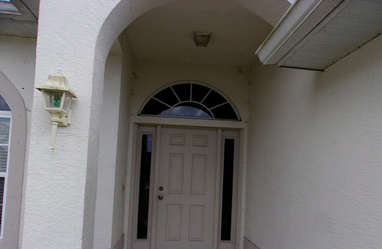 322 Mendoza St - Photo 4 of 38