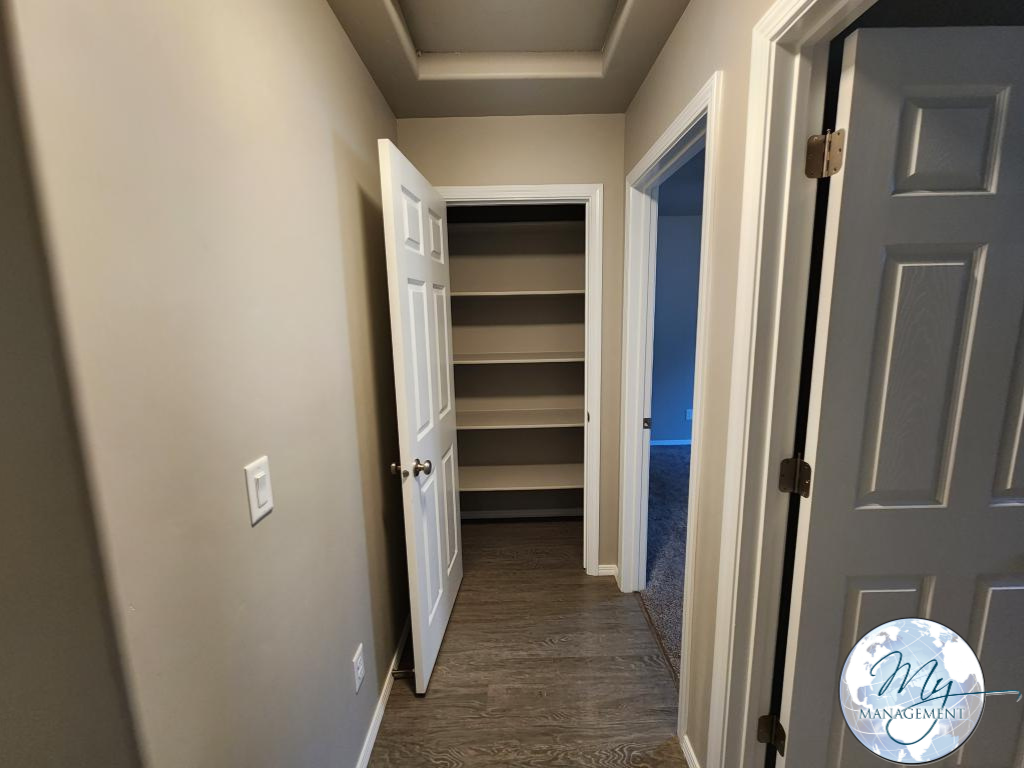 807 E Avenue A - Photo 6 of 18