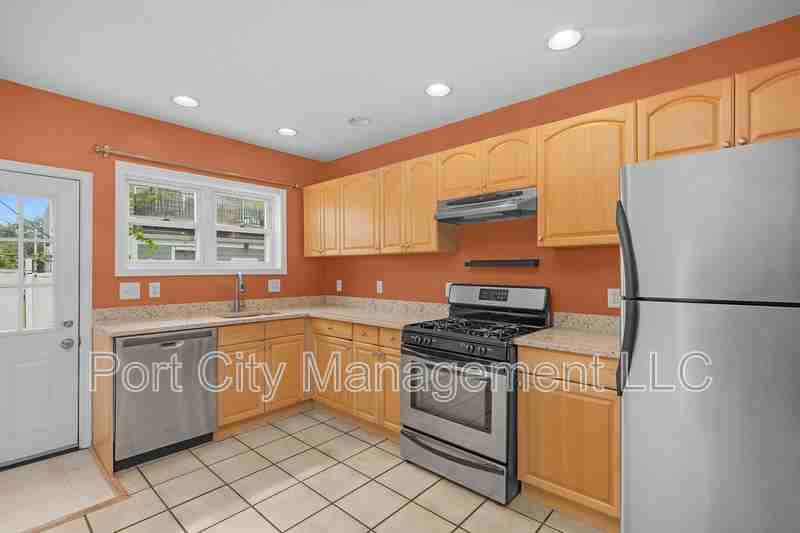 1125 Haubert St - Photo 7 of 20