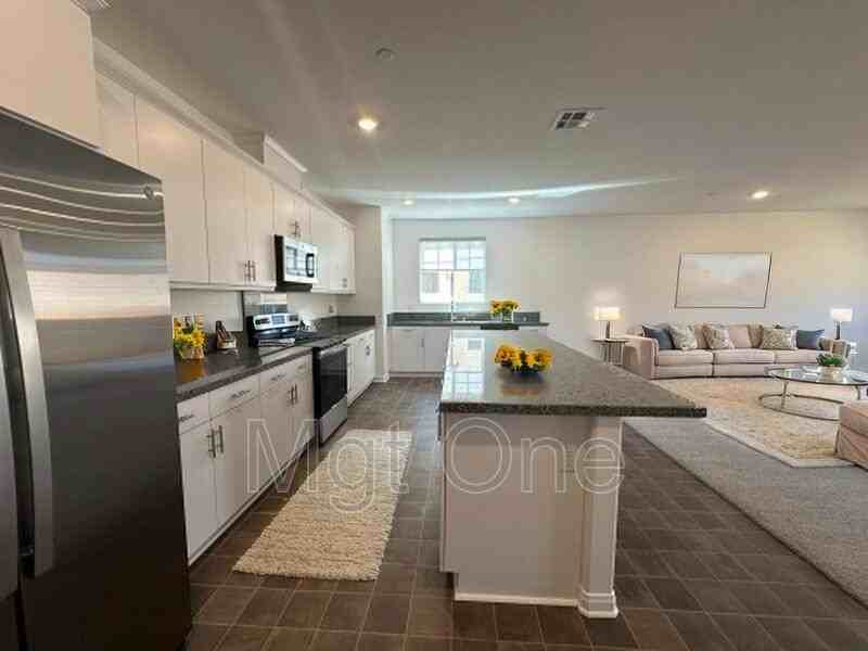 24790 Lynx Ave - Photo 3 of 19