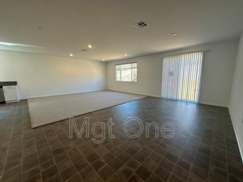 24790 Lynx Ave - Photo 6 of 19