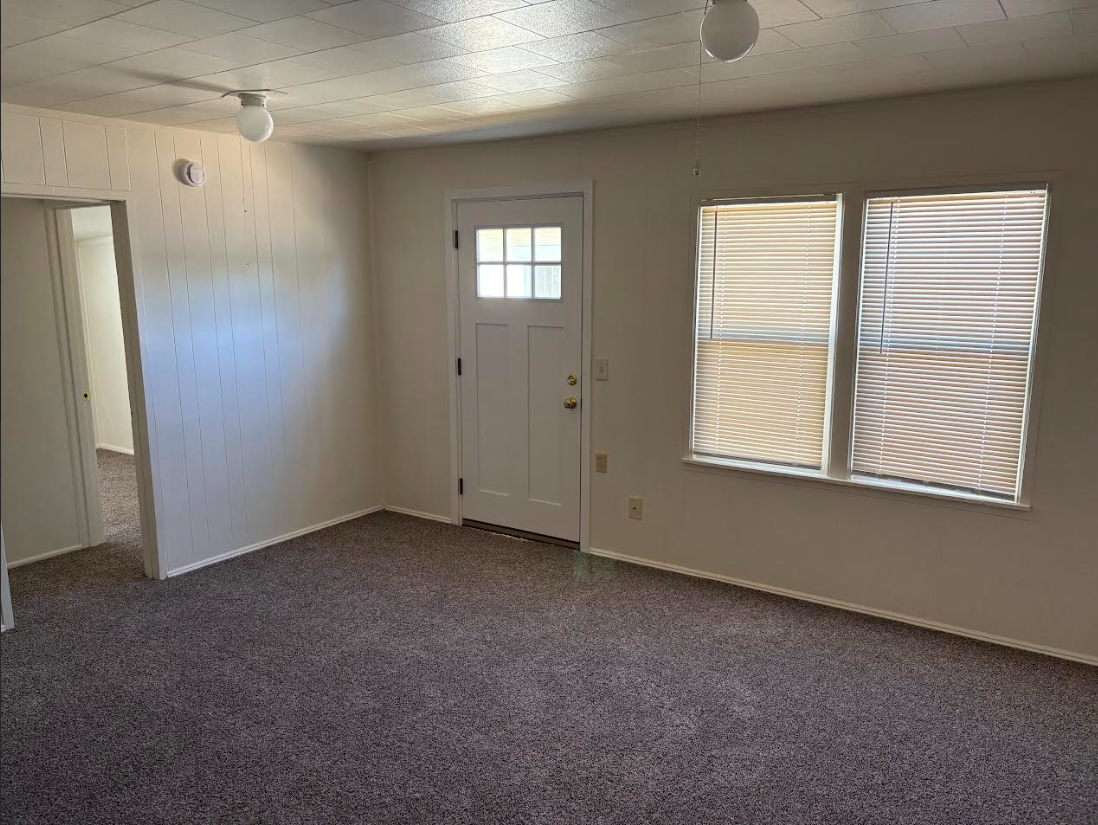 204 Redwood Hwy - Photo 3 of 3