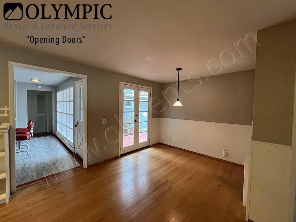 1307 Jasper Ave Ne - Photo 4 of 17