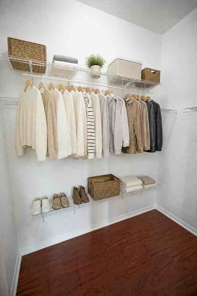 6888 46th Ln N - Photo 7 of 34