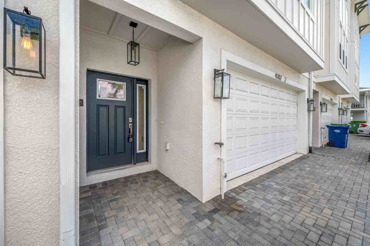 4302 W North B St #2 - Photo 2 of 36