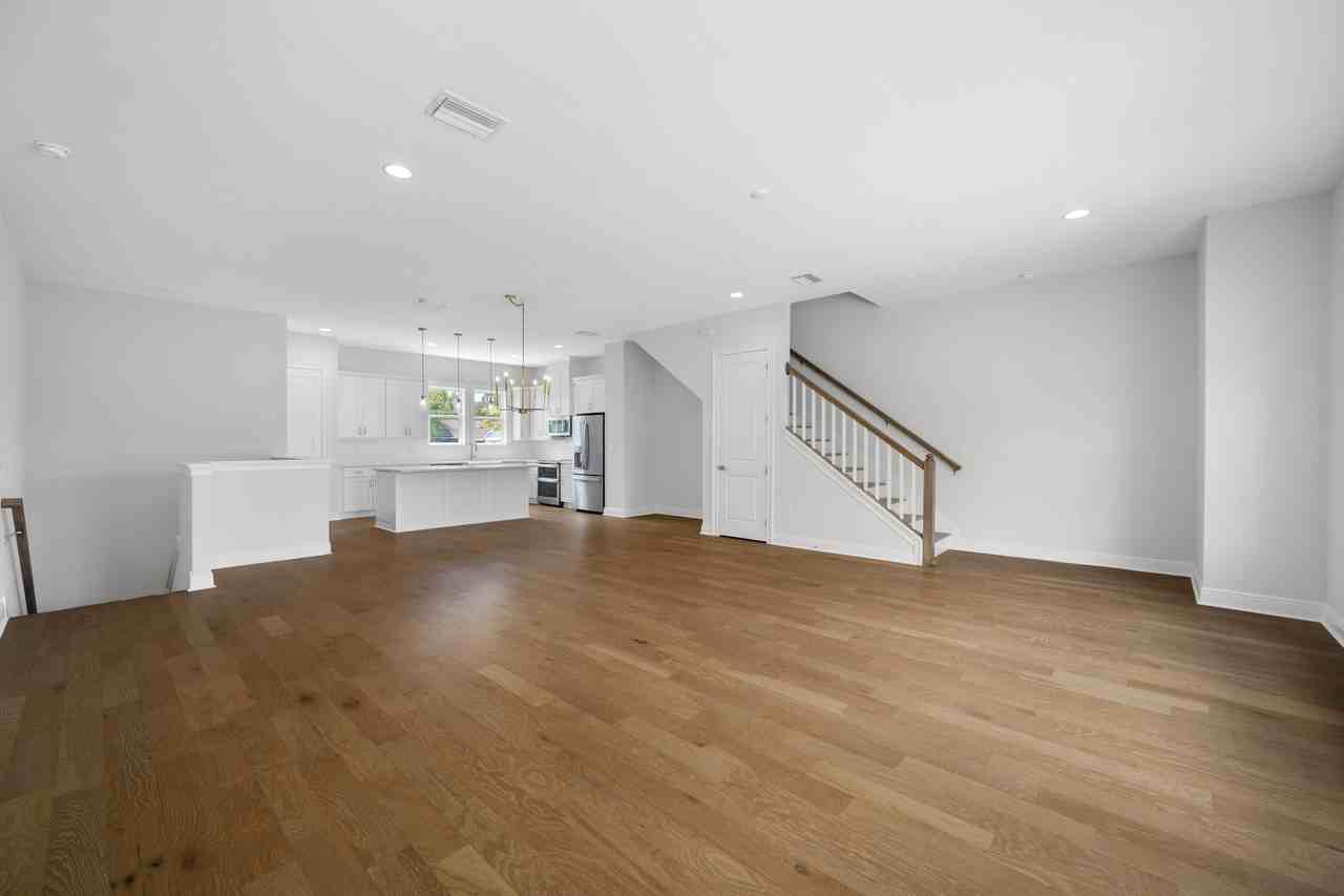 4302 W North B St #2 - Photo 5 of 36