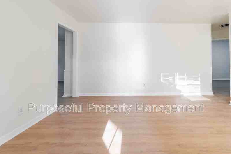 10304 N University Ave - Photo 5 of 22