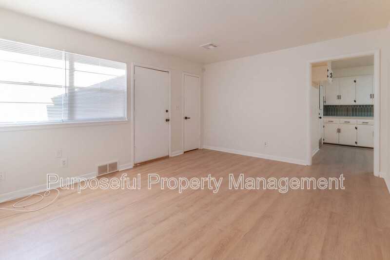 10304 N University Ave - Photo 6 of 22