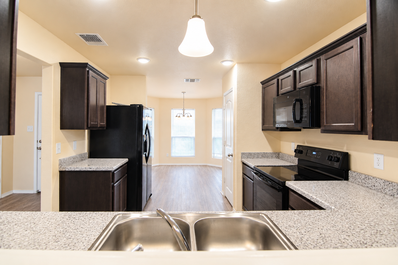 2209 Sea Eagle Dr - Photo 5 of 25