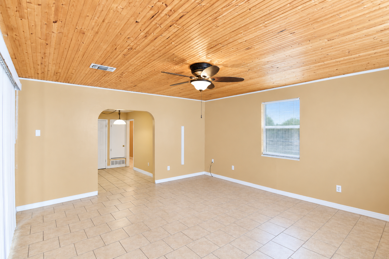 901 Bluff Dr - Photo 7 of 21