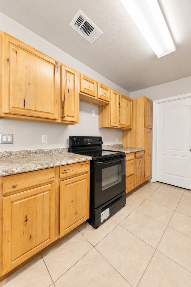 209 Ronald Dr - Photo 4 of 17