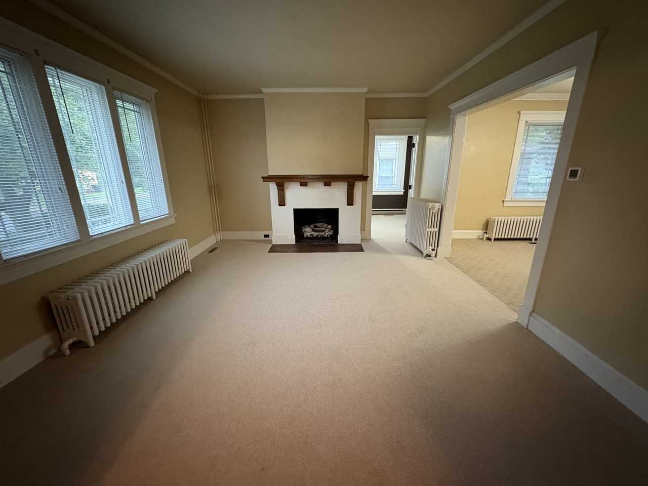 305 New York Ave - Photo 3 of 17
