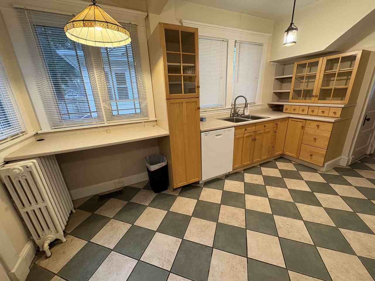 305 New York Ave - Photo 4 of 17