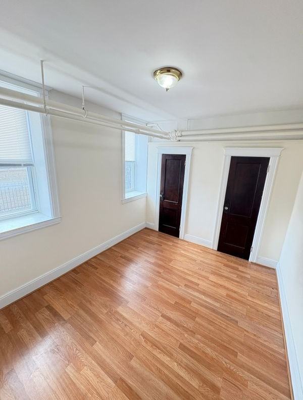 6608 Hudson Ave - Photo 3 of 8