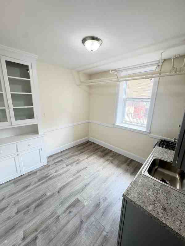 6608 Hudson Ave - Photo 5 of 8