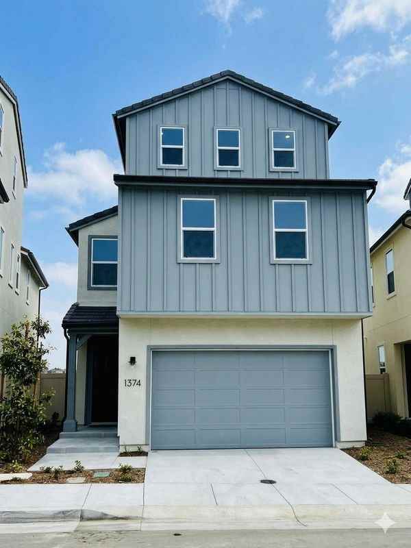 1374 Blue Port Way - Photo 2 of 39