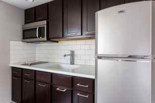 6119 N Kenmore Ave - Photo 1 of 1