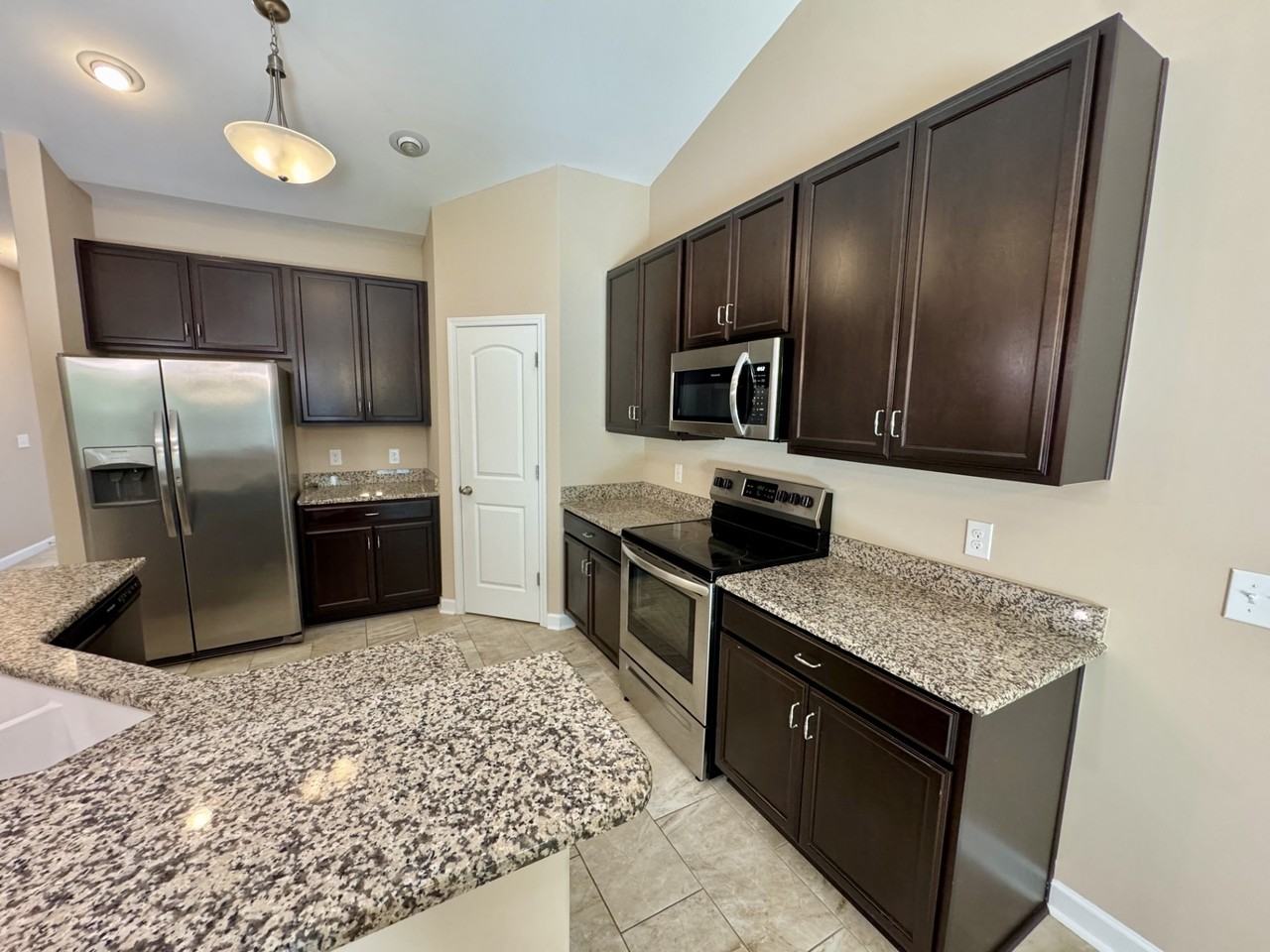 2828 Desert Rose St - Photo 6 of 20