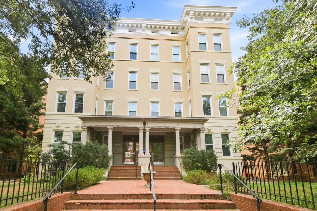1324 Euclid St Nw - Photo 6 of 20