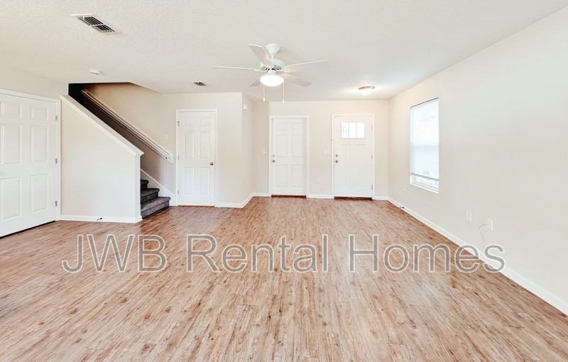 8344 Thor St - Photo 4 of 17