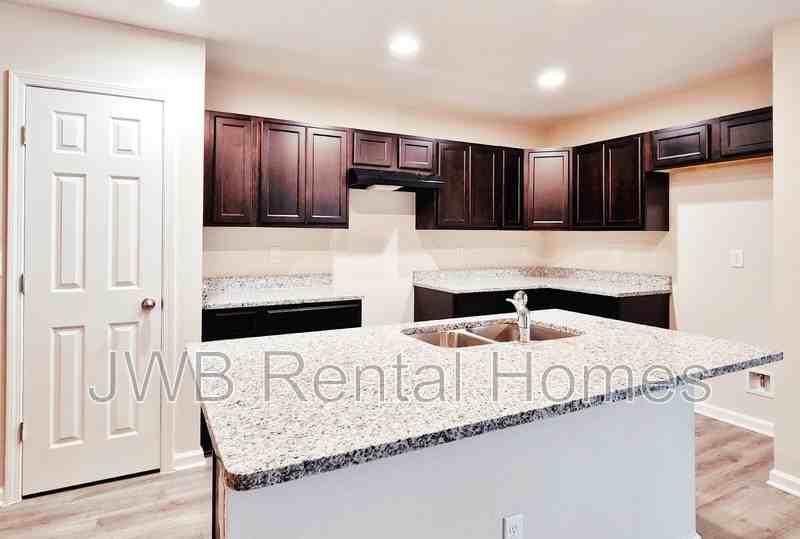 8125 Free Ave - Photo 2 of 11